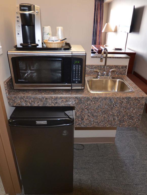Travelodge Hanna Canada Grey 外观 照片